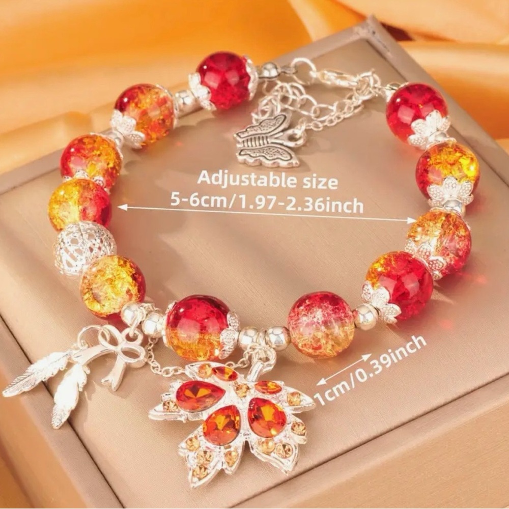 Maple leaf charm bracelet